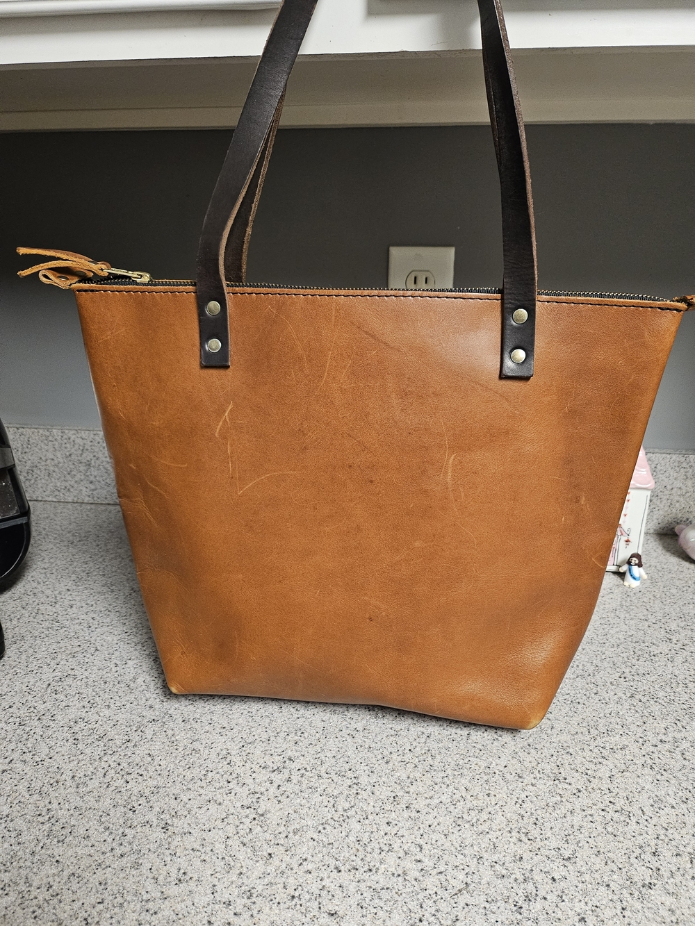 Everyday Leather Tote in Warm Tan with Dark Brown Handles Medium. - Picture 10 of 12